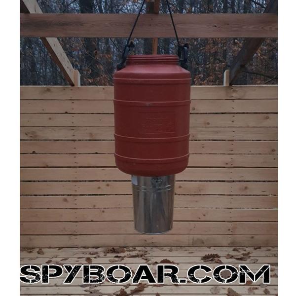 комплект с хранилка за коне и насочено разпръскване